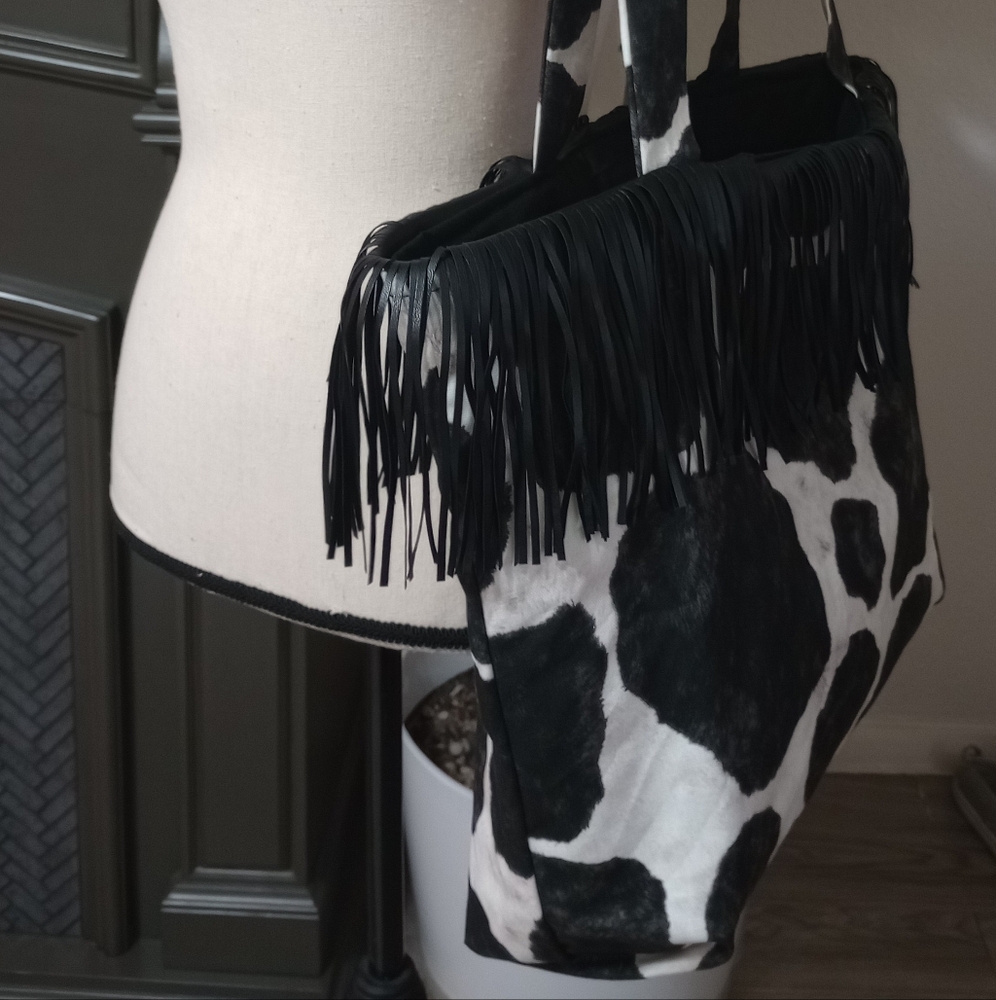 Black and White Fringe Tote Bag - Picture 3 of 13